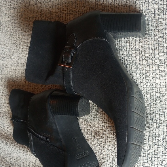 Black Ankle Boots - Picture 4 of 8
